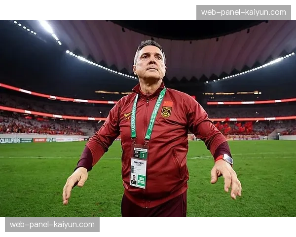 雷恩官方：中场圣马里亚因轻伤缺席合练，出战南特成疑